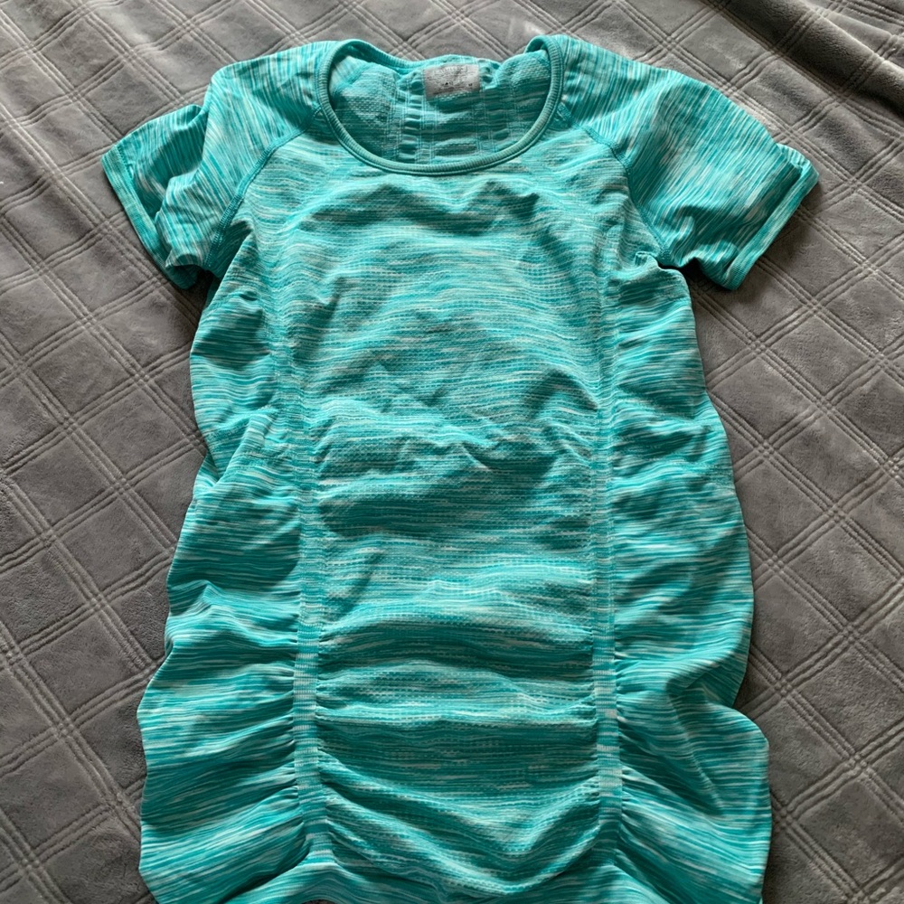 Medium Athleta top